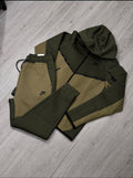 CONJUNTO NIKE TECH TALLA M